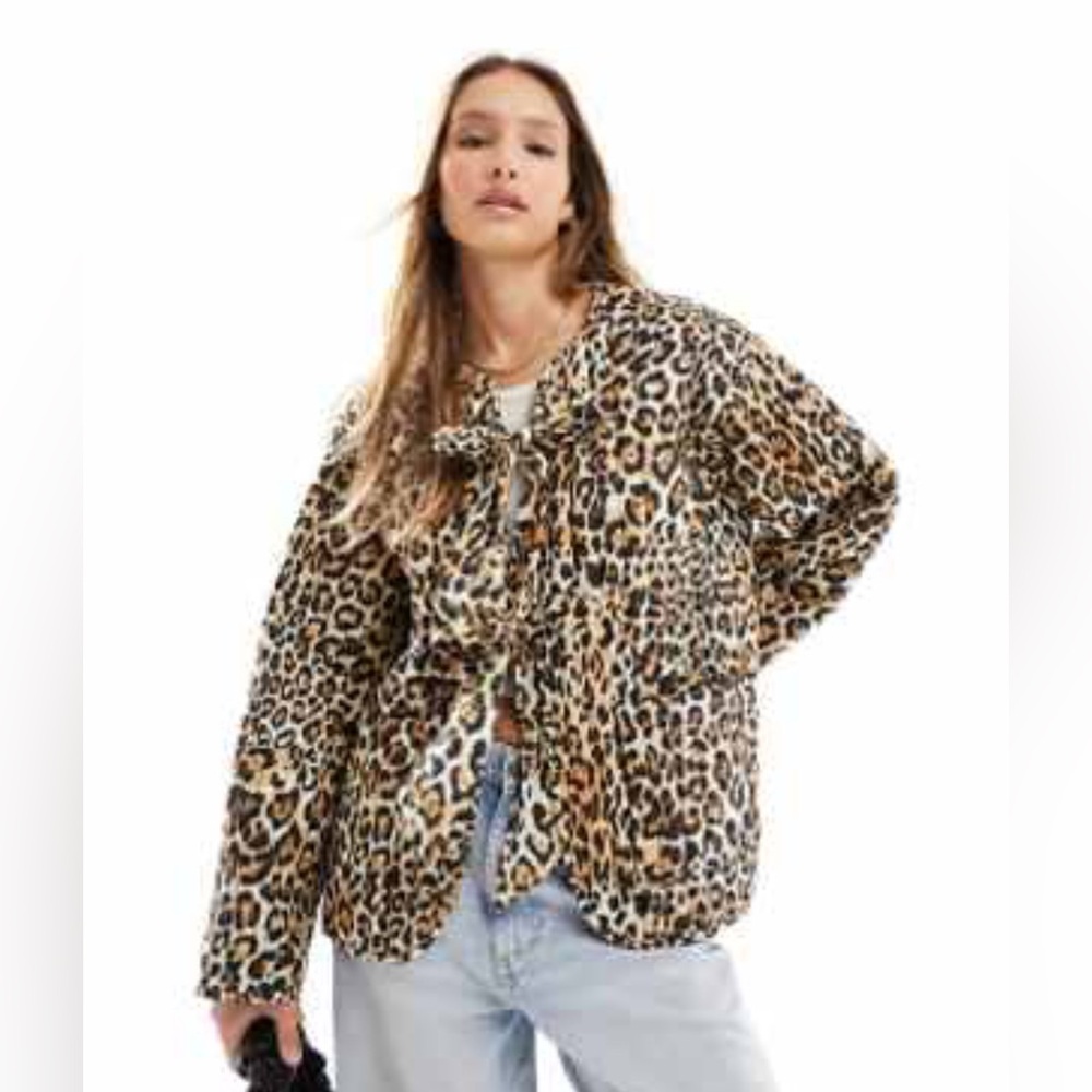 NWOT Quilted oversized Leopard Print Jacket with Bow Ties